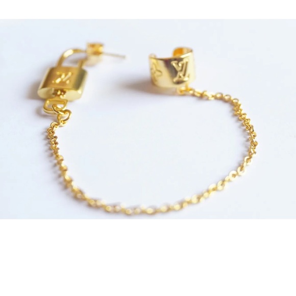 Beautiful authentic LV earrings - Picture 7 of 16